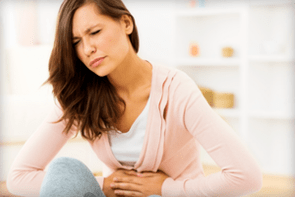 dolor abdominal debido a parásitos